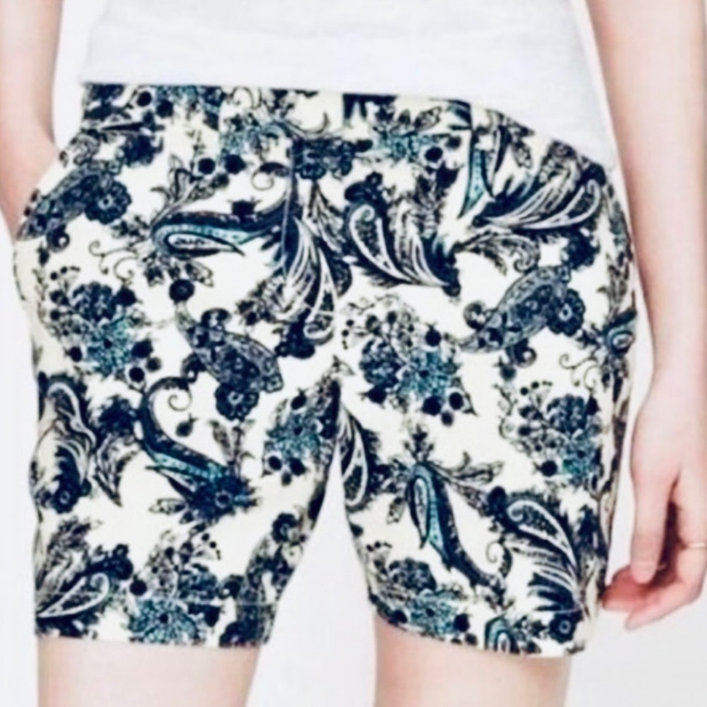 LOFT Women's Paisley Print Shorts - Black and Blue